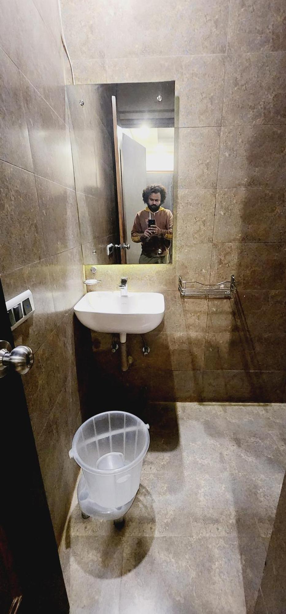 Teo Near Delhi Airport 4*