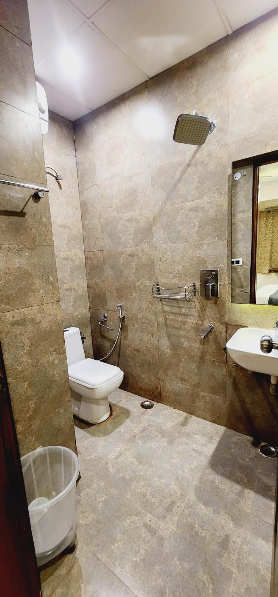 Teo Near Delhi Airport Hotel 4*